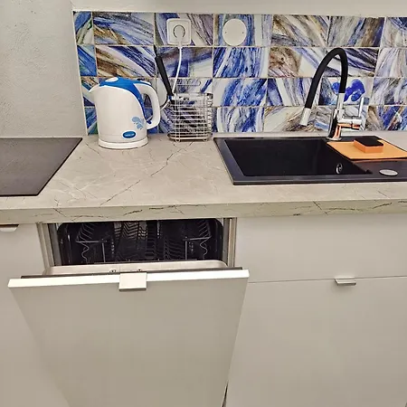 Апартаменты Iris Ii *